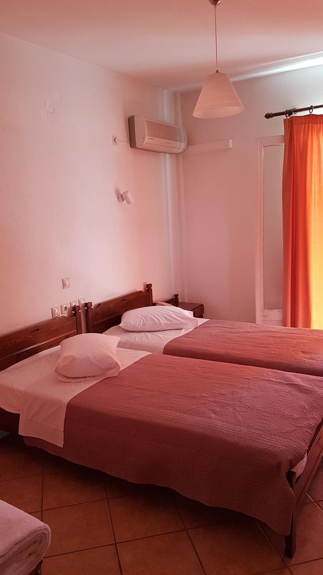 Hotel Orfeas ذلفي المظهر الخارجي الصورة