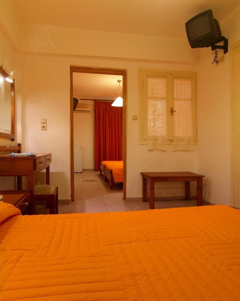 Hotel Orfeas ذلفي المظهر الخارجي الصورة