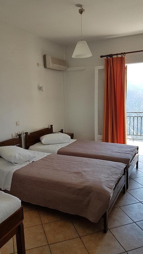 Hotel Orfeas ذلفي المظهر الخارجي الصورة