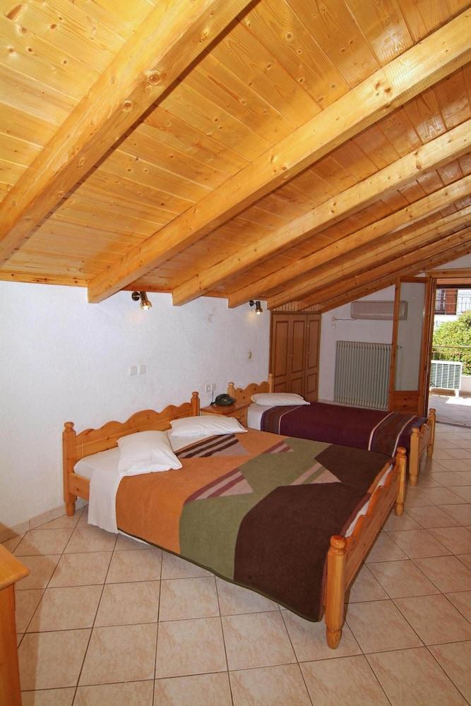 Hotel Orfeas ذلفي المظهر الخارجي الصورة