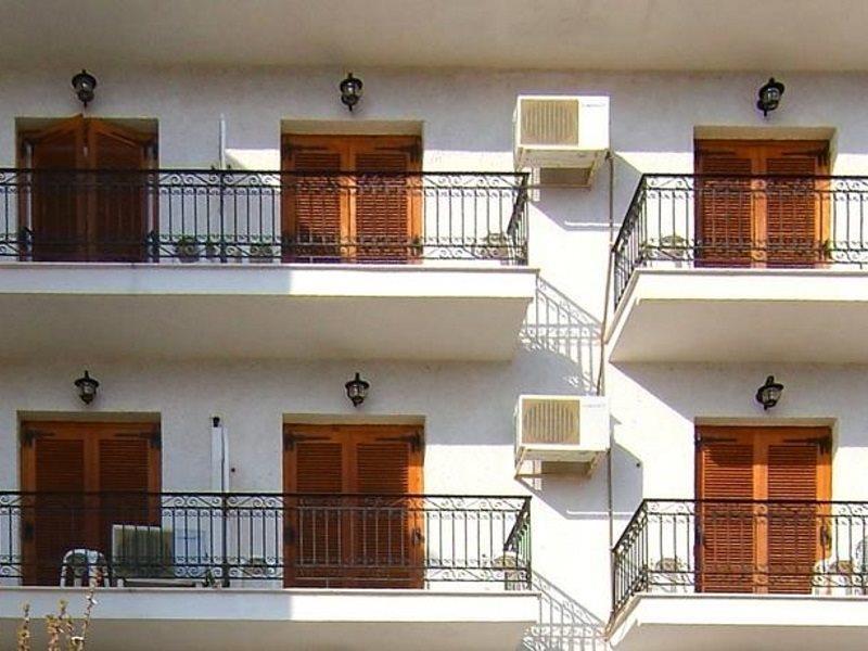 Hotel Orfeas ذلفي المظهر الخارجي الصورة