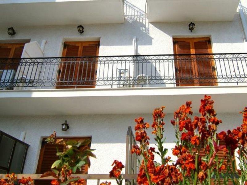 Hotel Orfeas ذلفي المظهر الخارجي الصورة
