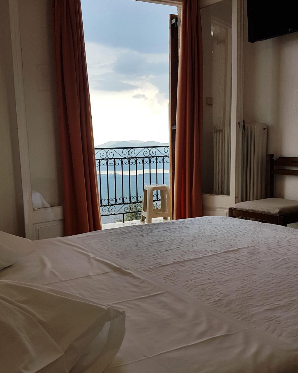Hotel Orfeas ذلفي المظهر الخارجي الصورة