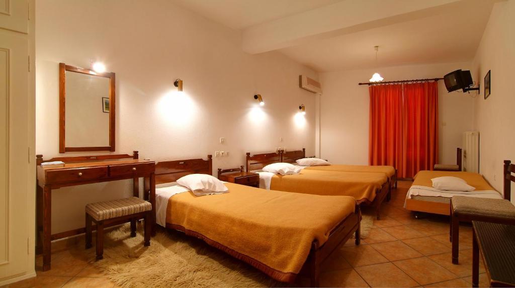 Hotel Orfeas ذلفي الغرفة الصورة